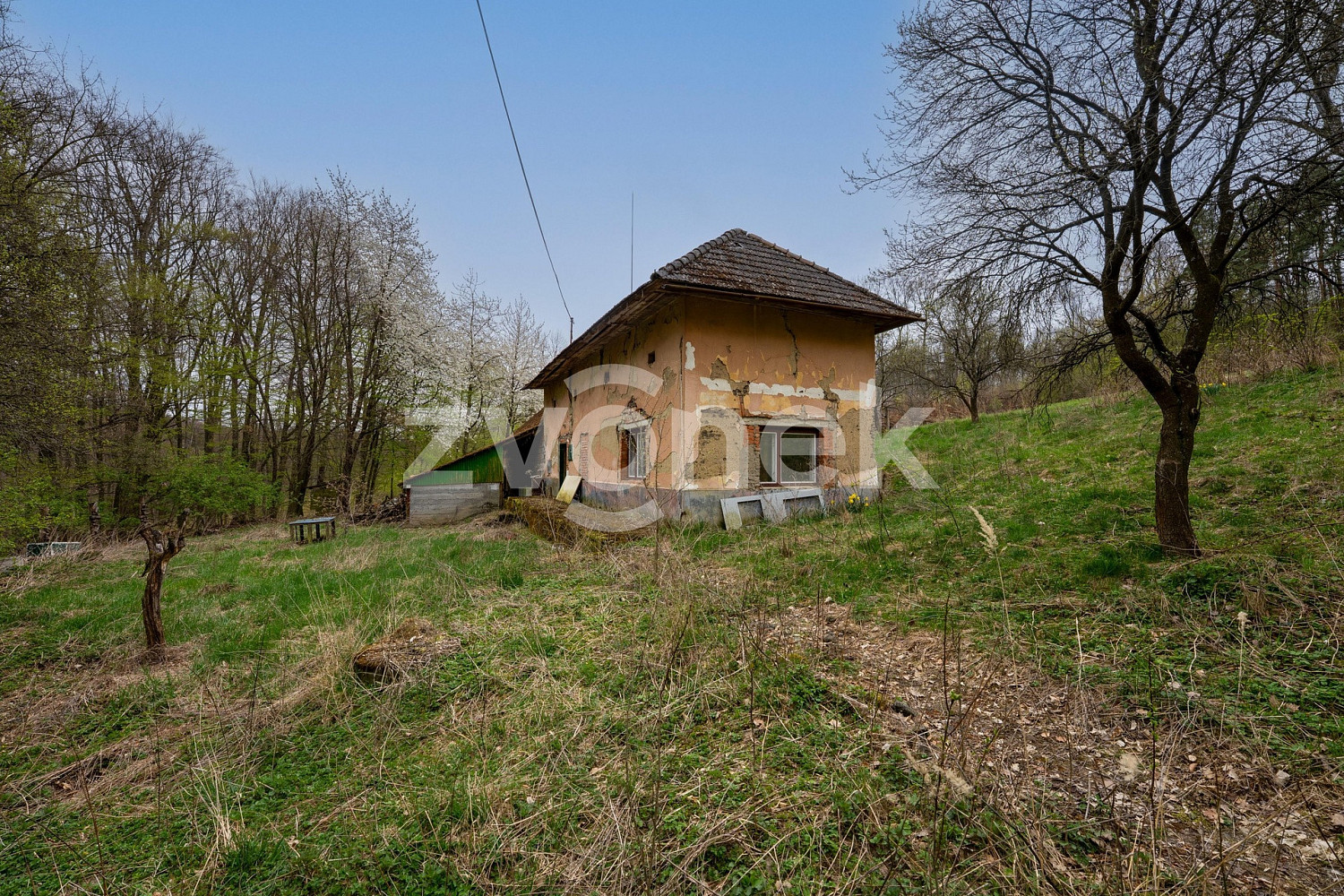 Prodej domu 210 m² s pozemkem 3 984 m²