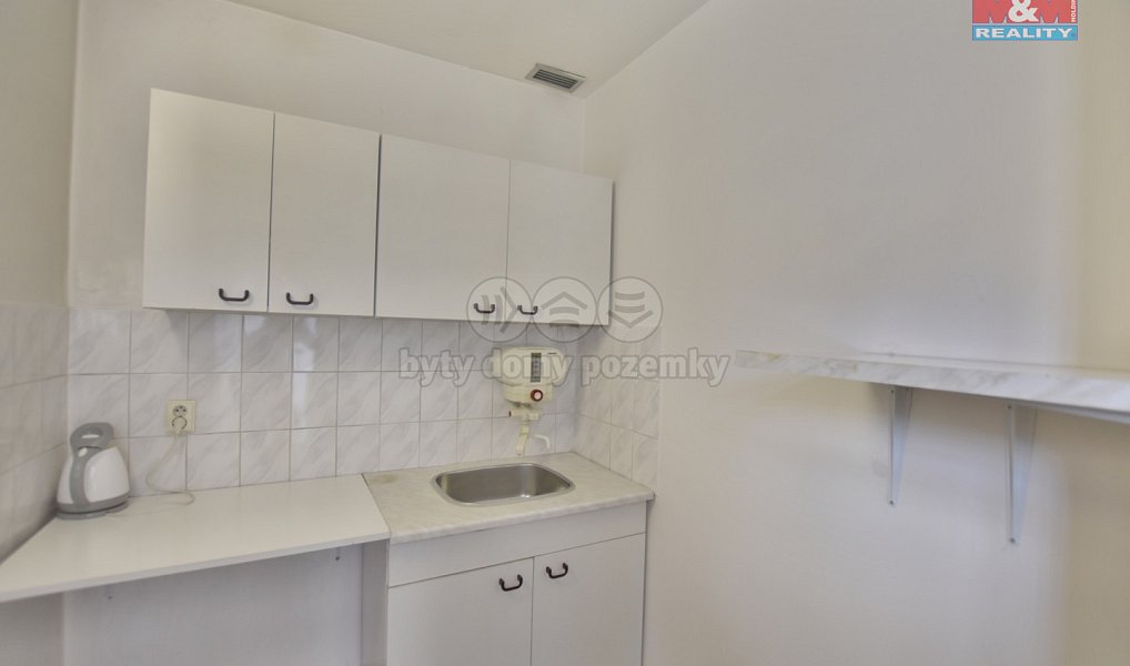 Pronájem kanceláře 35 m², Hradec Králové – náhled fotky 9