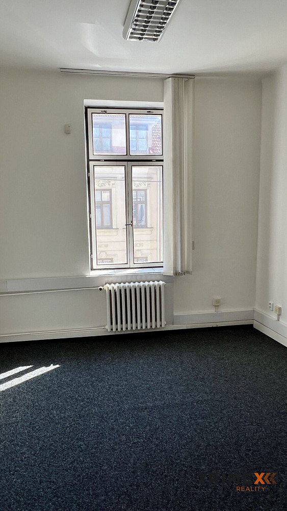 Pronájem kanceláře 40 m² – fotografie 3