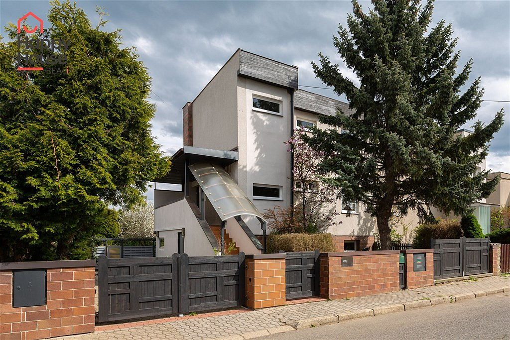 Prodej domu 250 m² s pozemkem 625 m² — photo 2