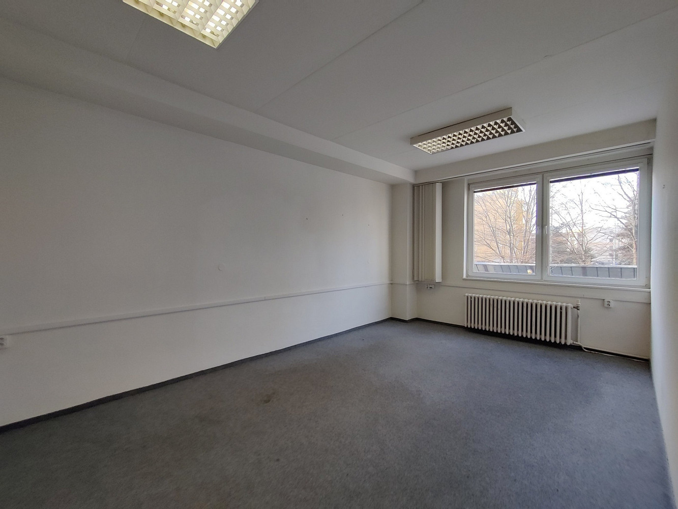 Pronájem kanceláře 509 m² – fotografie 2