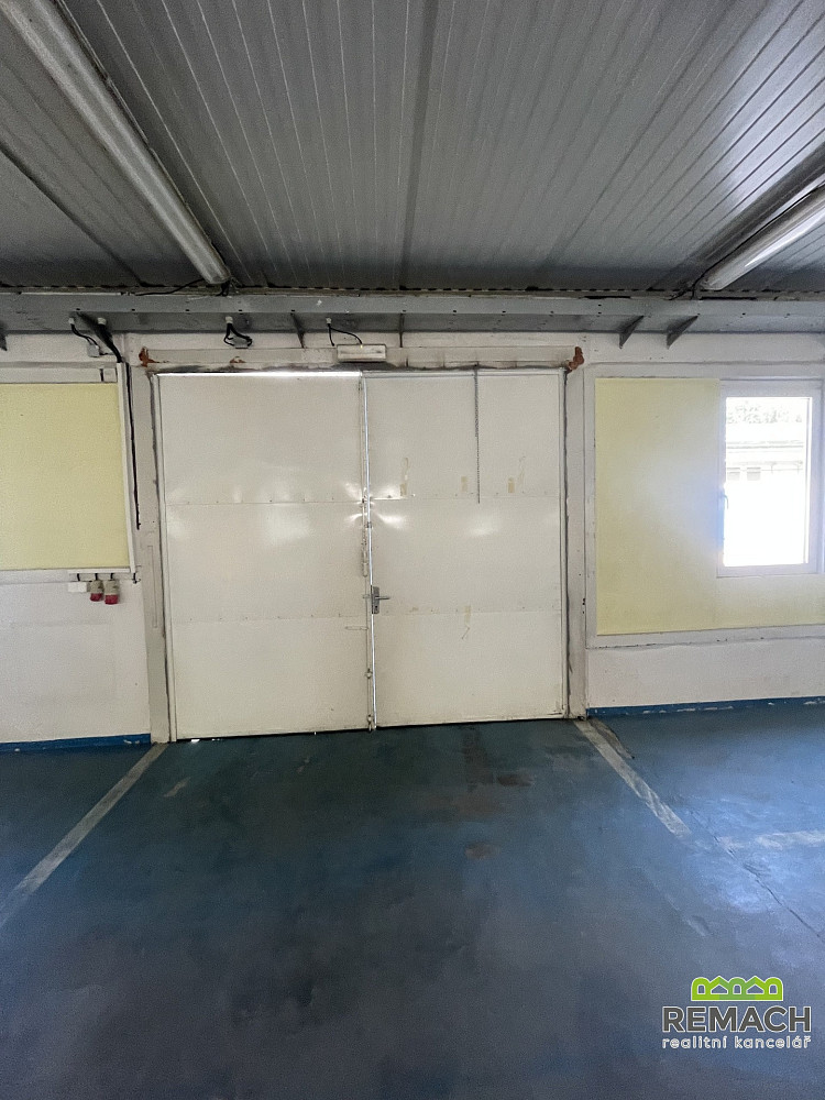 Pronájem skladovacích prostor 300 m² – fotografie 4