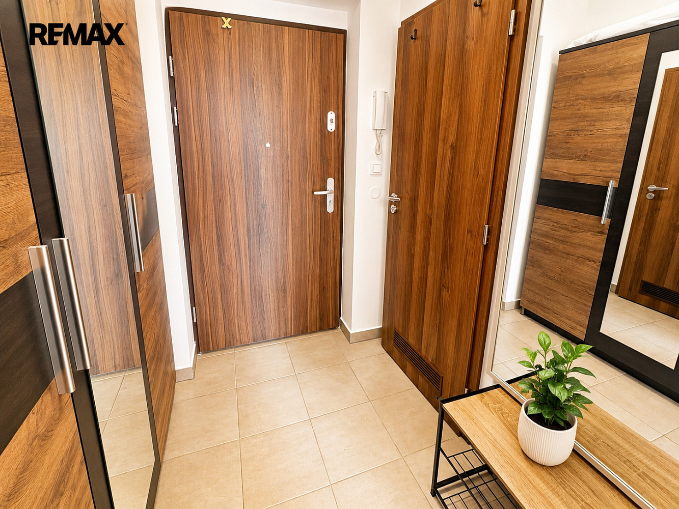 Pronájem bytu 1+kk 33 m² – další