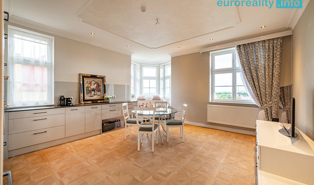 Prodej bytu 4+kk 117 m², Mariánské Lázně – náhled fotky 2