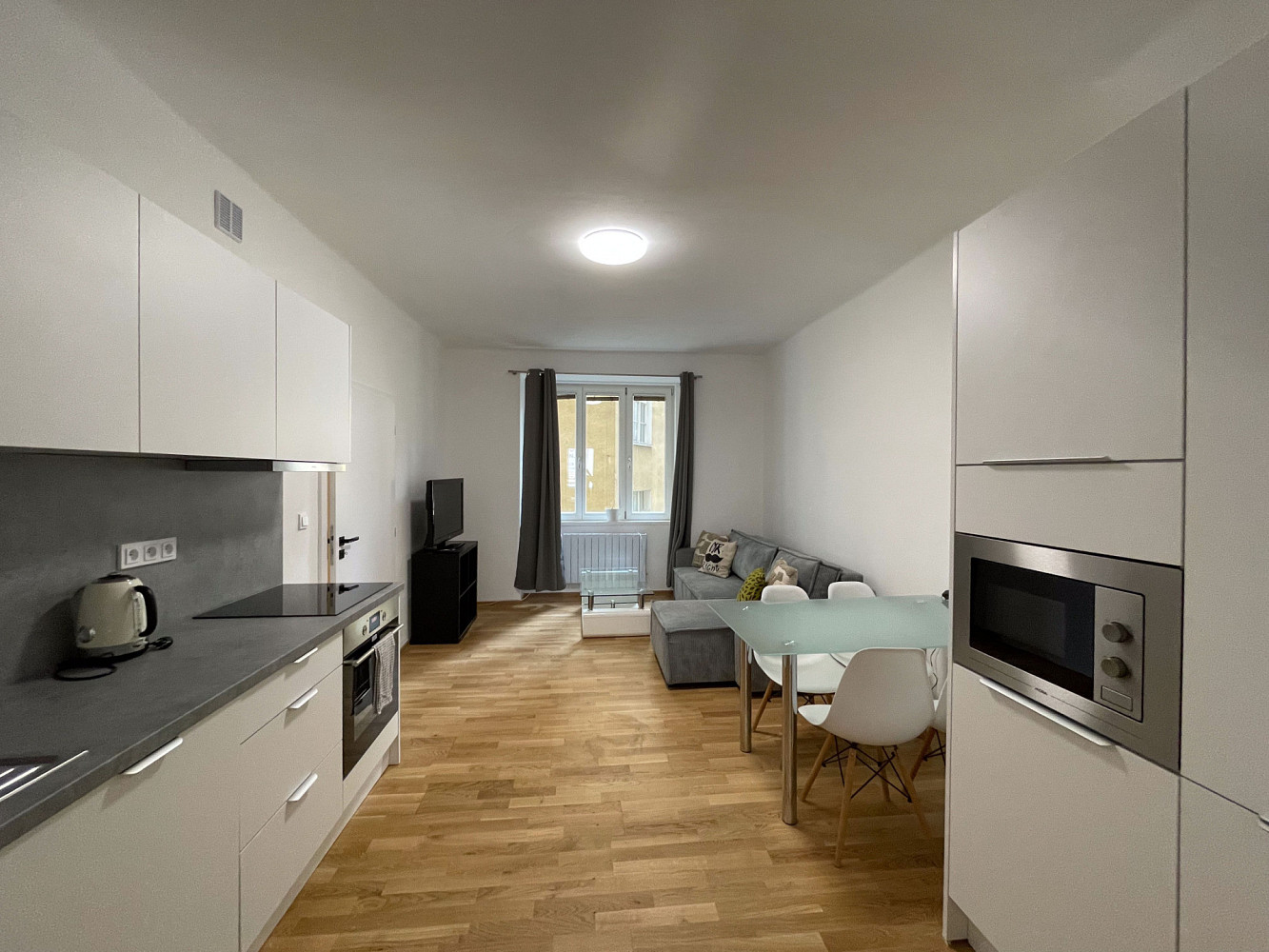 Pronájem bytu 2+kk 55 m², Praha
