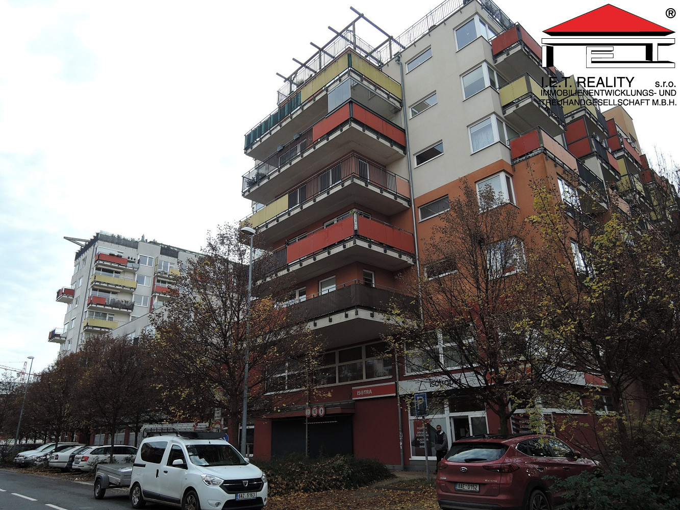 Pronájem garážového stání, praha 9 vysočany, podkovářská — photo 3