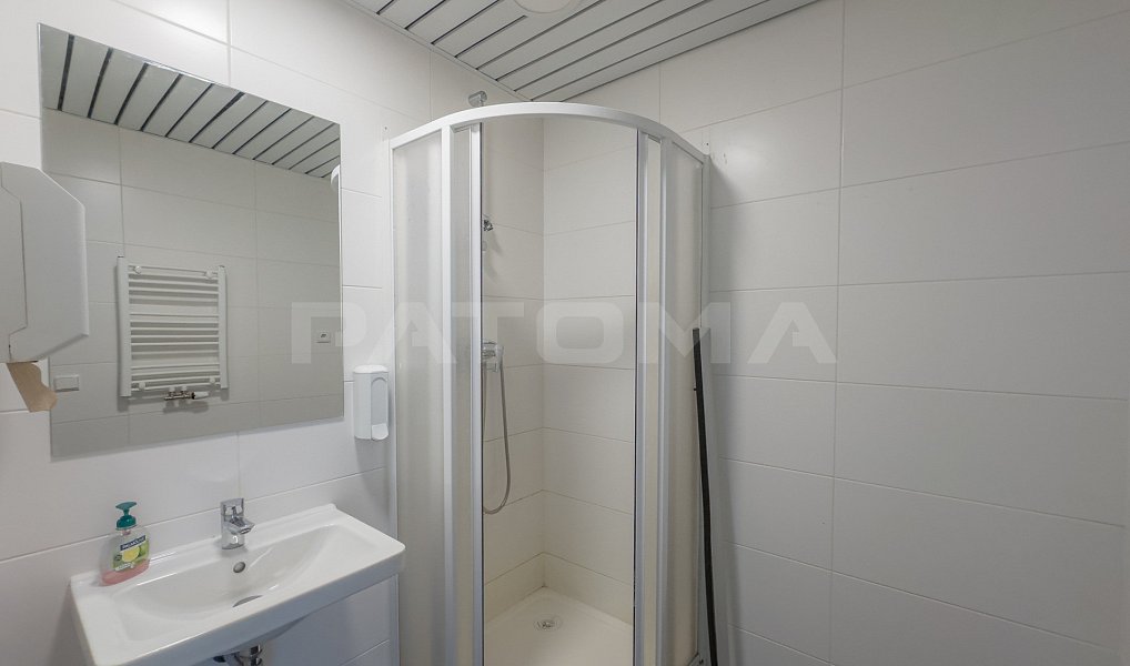 Pronájem kanceláře 227 m², Praha – náhled fotky 12