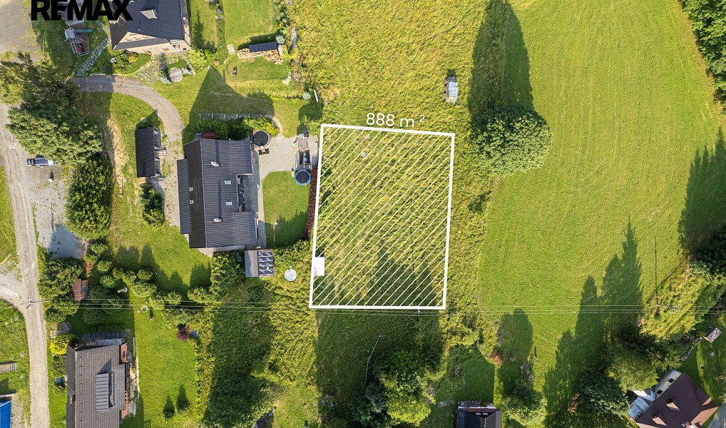 Prodej stavebního pozemku 888 m², Staré Město – náhled fotky 2