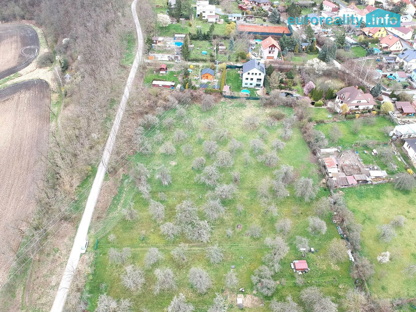 Prodej stavebního pozemku 990 m² — photo 5