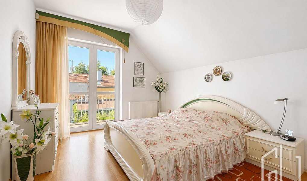 Prodej domu 301 m² s pozemkem 803 m², Praha – náhled fotky 12