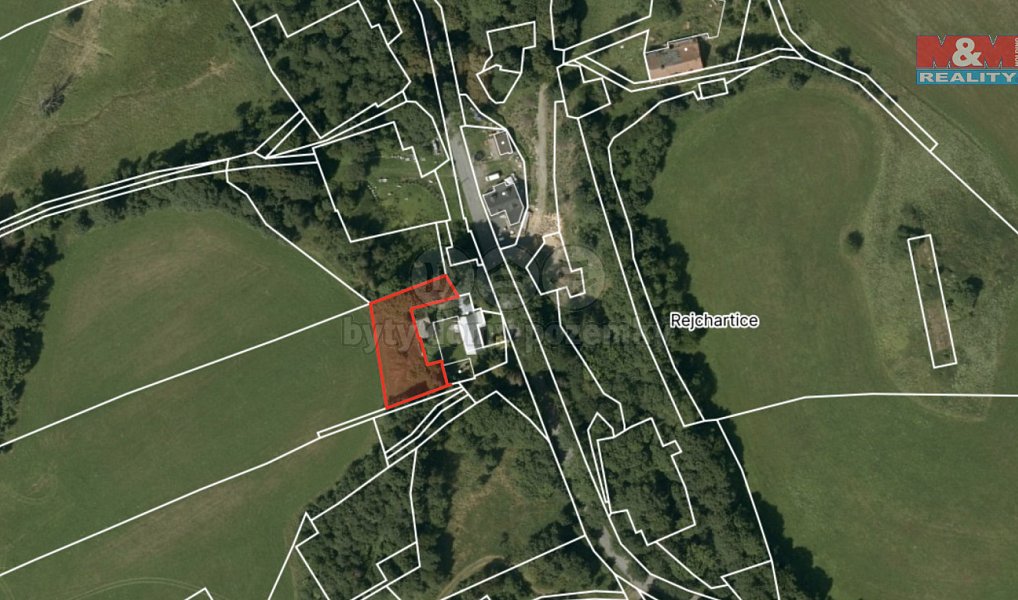 Prodej stavebního pozemku 2 066 m², Dvorce – náhled fotky 2