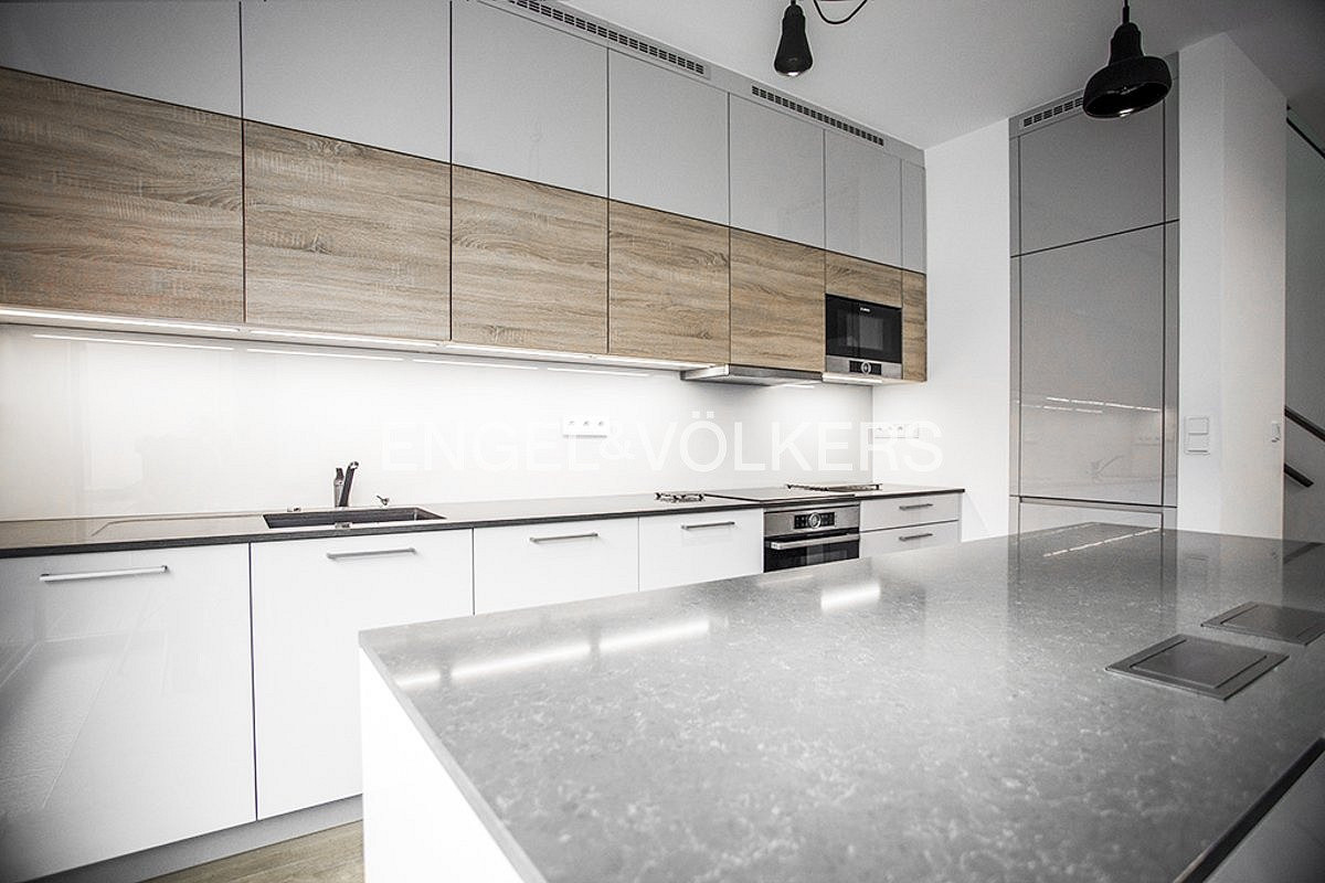 Pronájem domu 165 m² s pozemkem 170 m² — photo 2