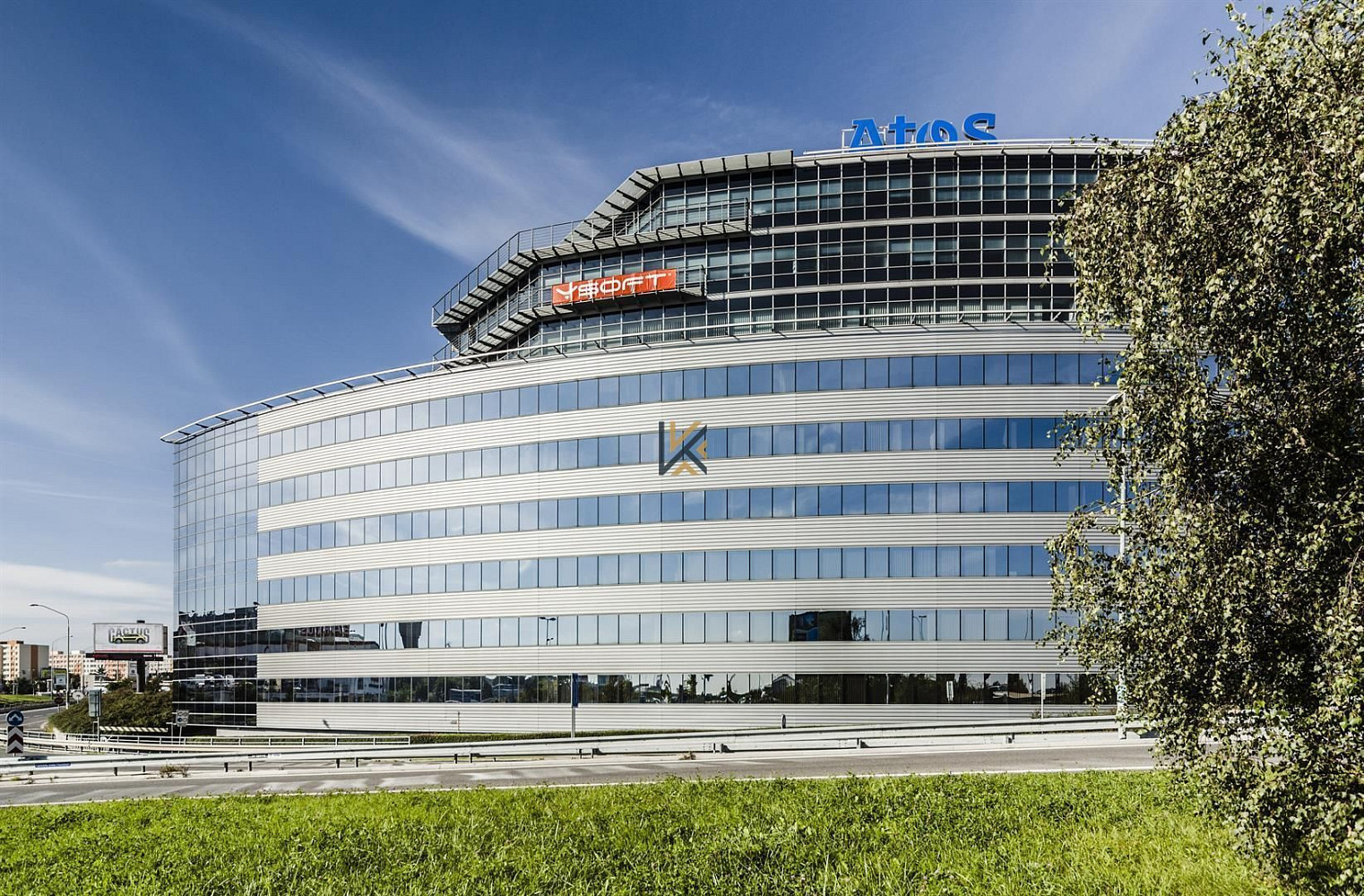 Pronájem kanceláře 883 m²