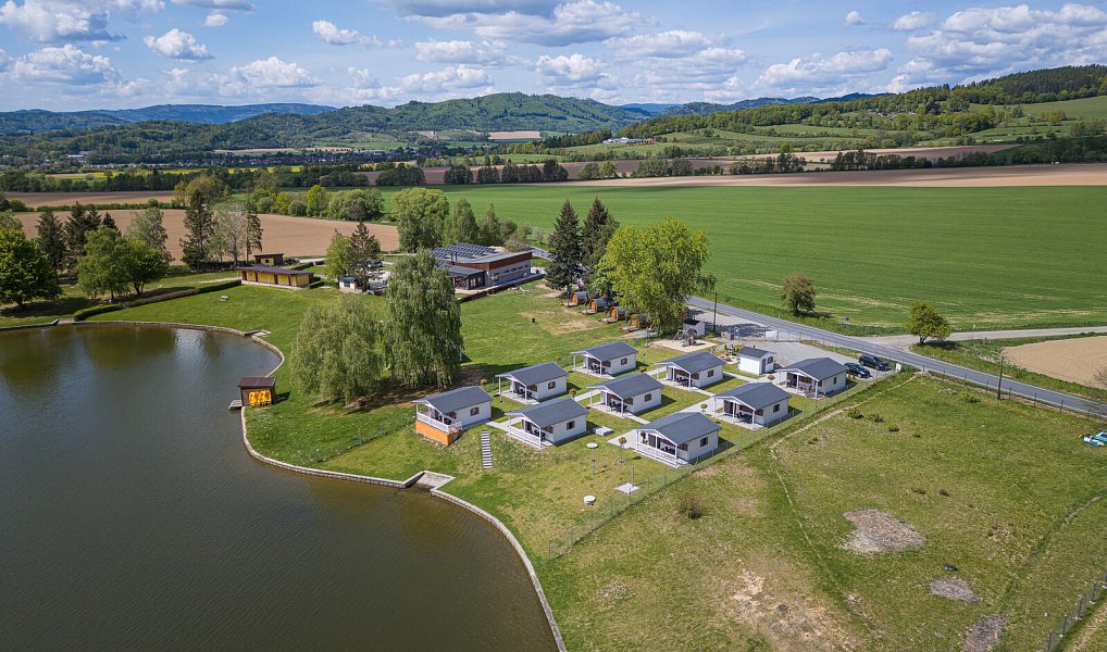 Prodej ubytovacího objektu 369 m², Nový Malín – fotka 1 z 29