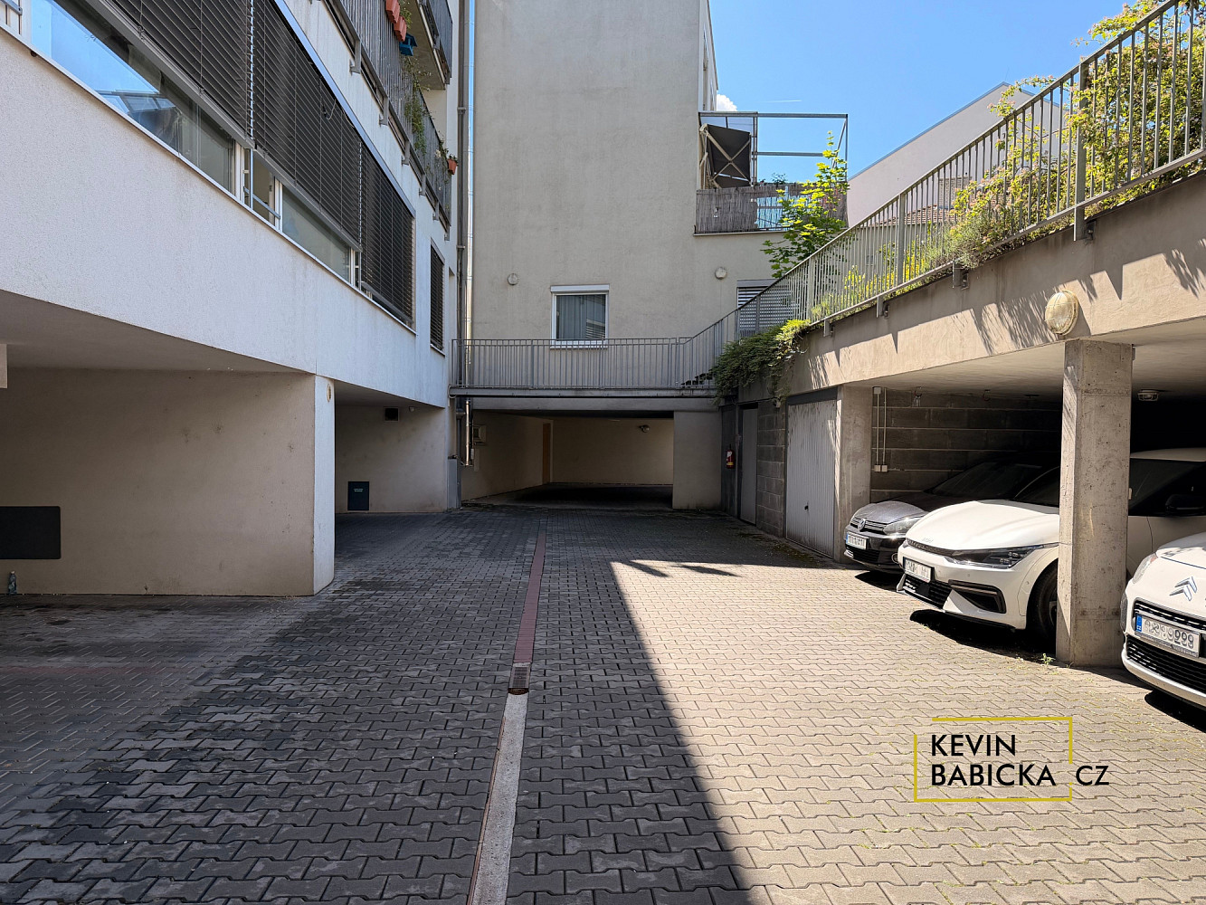 Pronájem garážového stání, ul. kosmova, brno-královo pole — photo 5