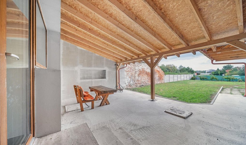 Prodej domu 162 m² s pozemkem 605 m², Hevlín – náhled fotky 32
