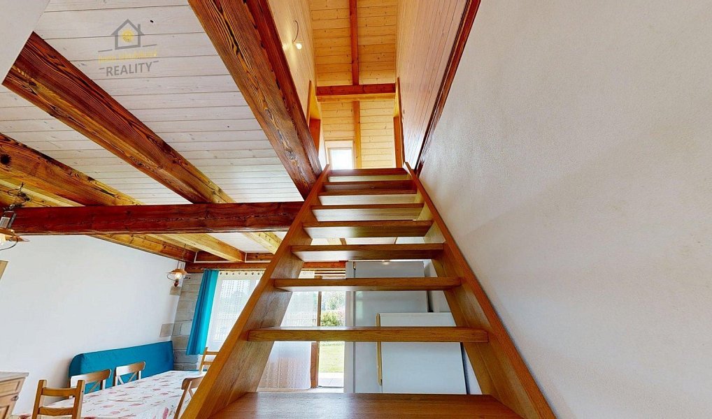 Pronájem domu 638 m² s pozemkem 1 266 m², Okna – náhled fotky 32