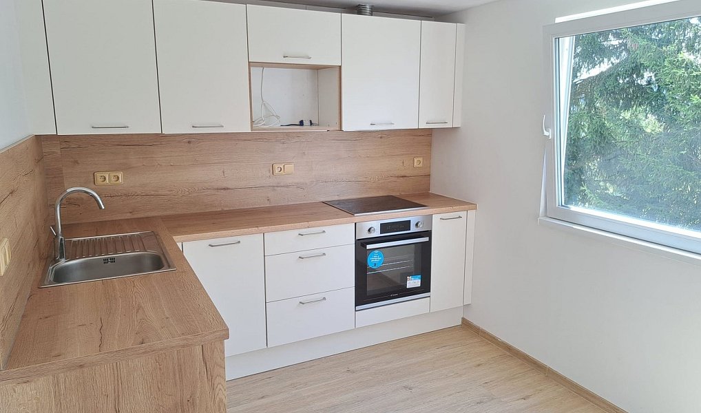 Pronájem bytu 3+1, 77 m², Praha-západ, Kamenný Přívoz