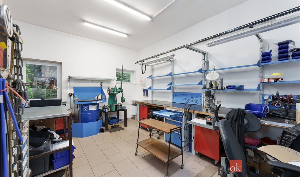 Prodej domu 1 000 m² s pozemkem 2 969 m², Hostivice – náhled fotky 48