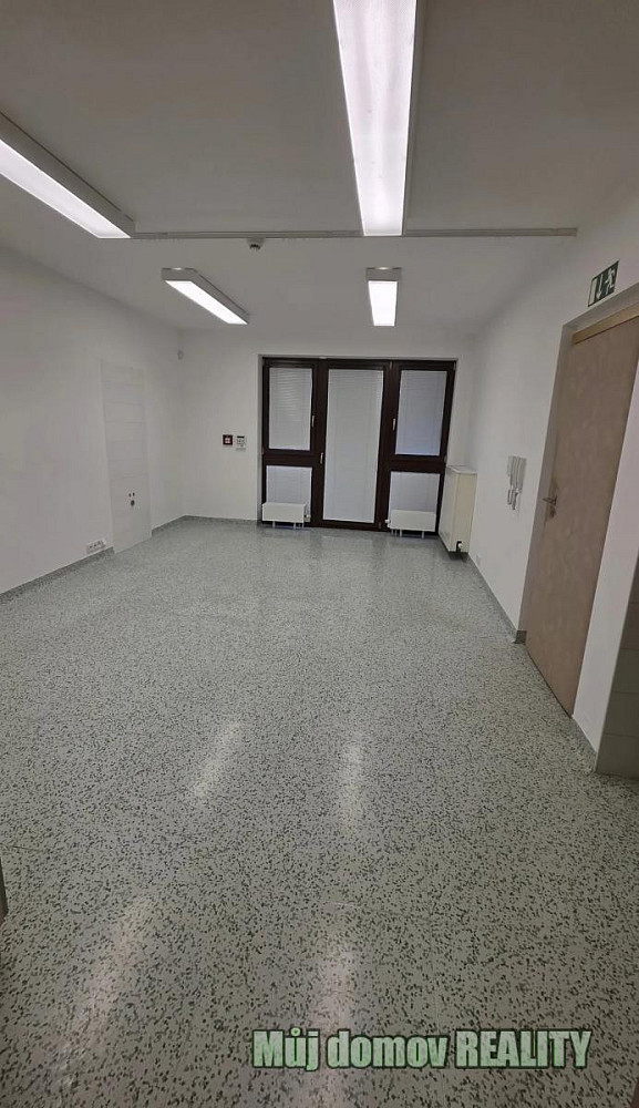 Pronájem komerčního objektu (jiného typu) 50 m² – fotografie 3