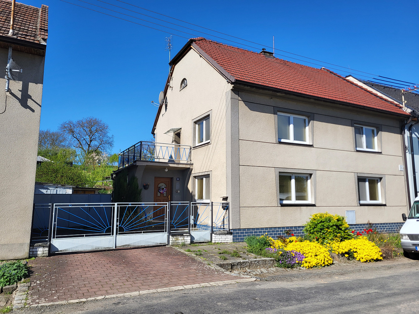 Prodej domu 201 m² s pozemkem 1 443 m²
