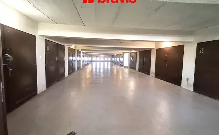 Prodej prostorné garáže 18 m2, elektřina zavedená, Brno - Vinohrady, ul. Žarošická., Žarošická, Brno - Židenice