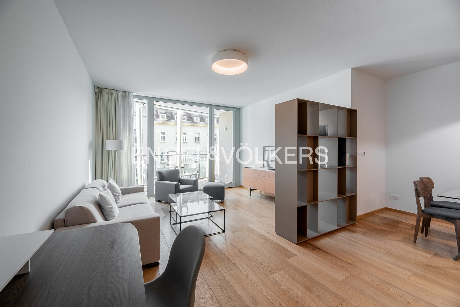 Pronájem bytu 2+kk 73 m² – fotografie 2