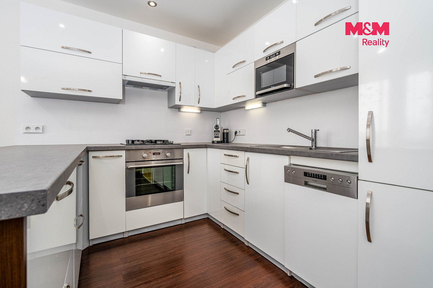 Pronájem bytu 3+kk 67 m² – fotografie 2