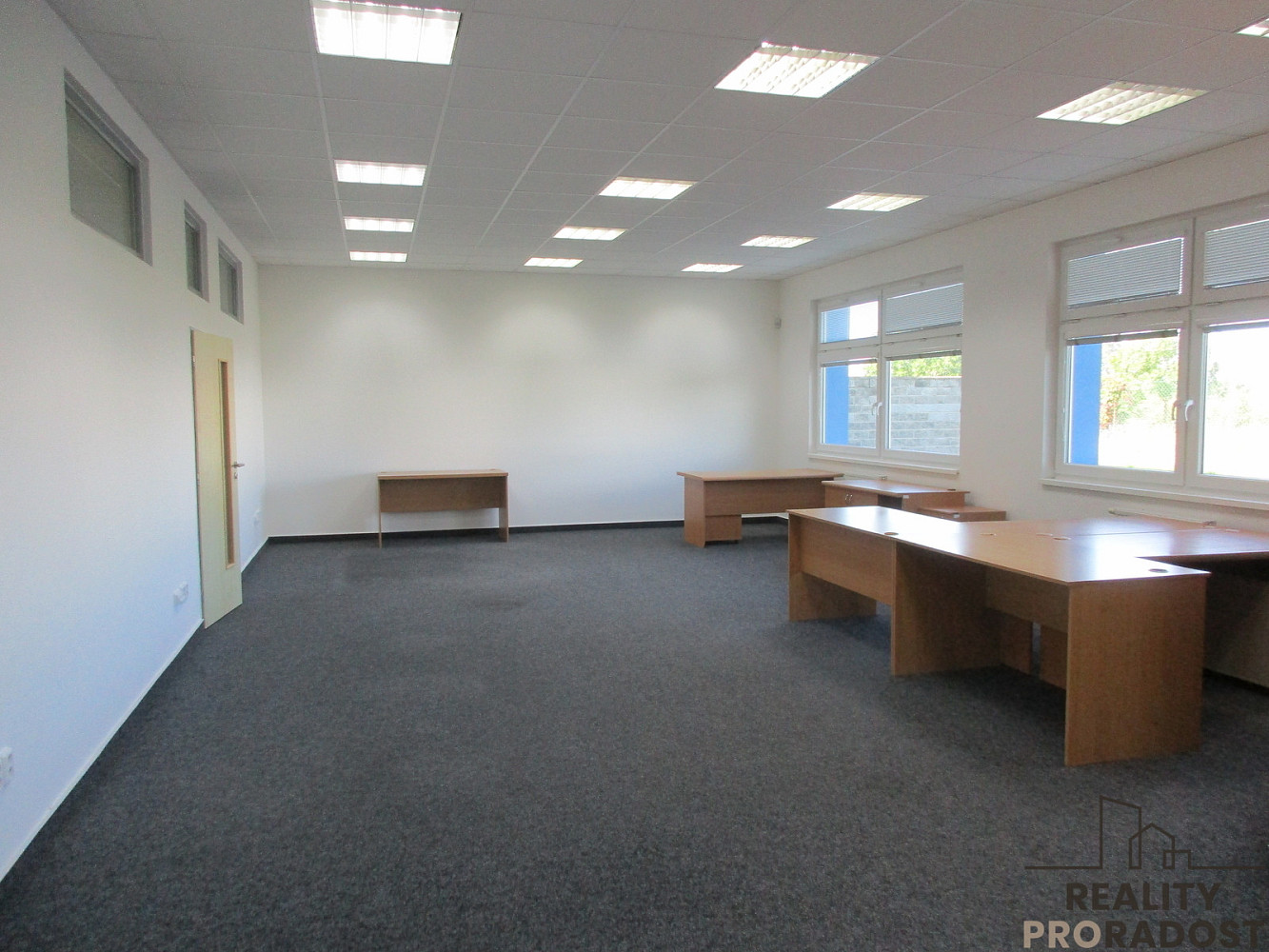 Pronájem kanceláře 105 m² – fotografie 2
