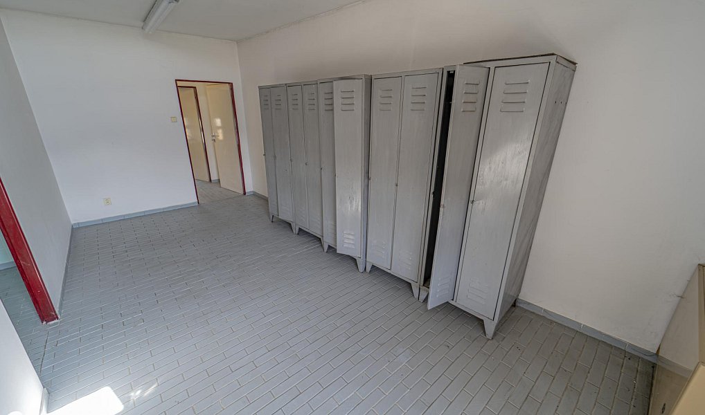 Prodej výrobních prostor 861 m², Bezno – náhled fotky 13