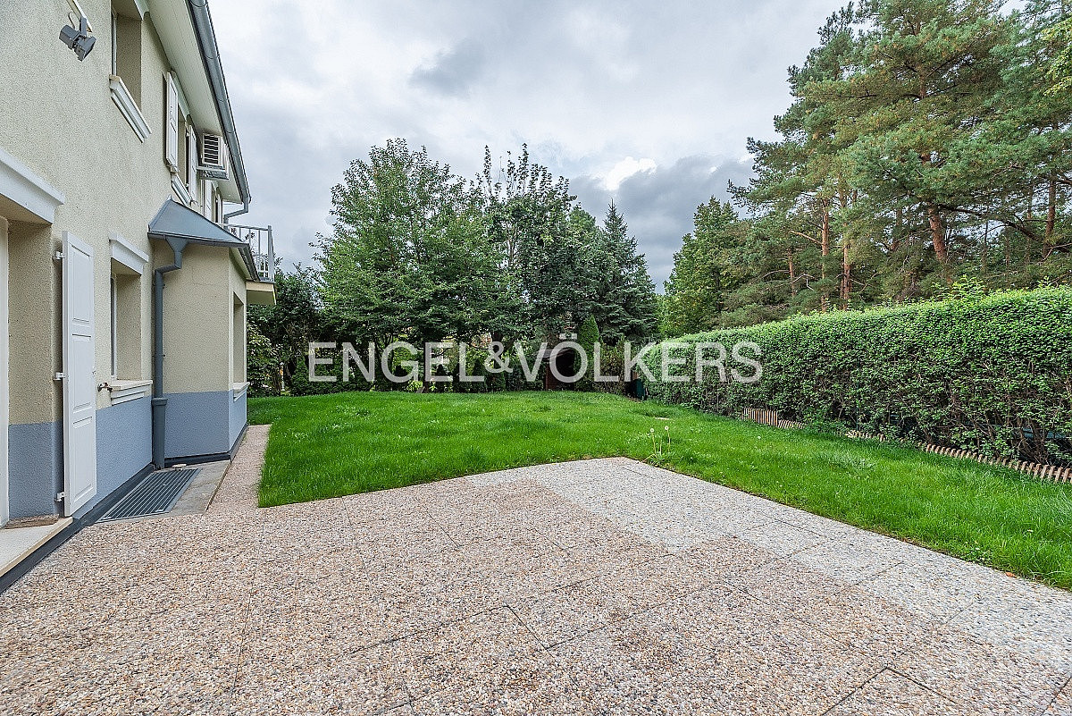 Pronájem domu 302 m² s pozemkem 737 m² — photo 4
