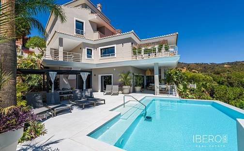 Prodej domu 579 m² s pozemkem 1 335 m², Elviria, Španělsko