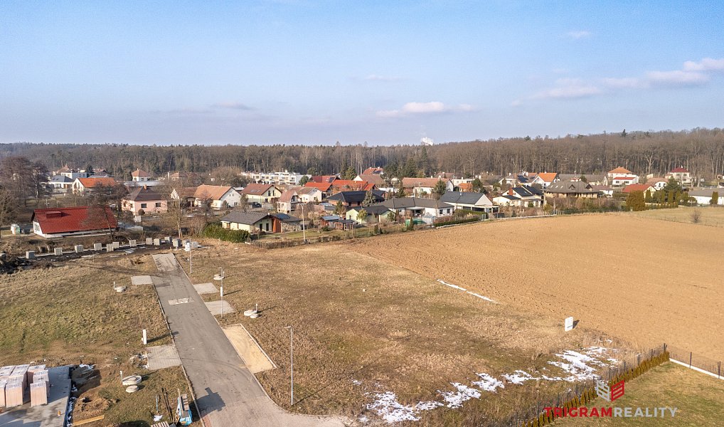 Prodej stavebního pozemku 1 114 m², Ráby – fotka 1 z 4