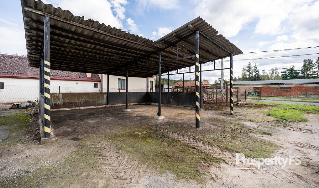 Prodej kanceláře 475 m², Okna – náhled fotky 18