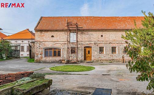 Prodej domu 507 m² s pozemkem 2 270 m², Vrbčany, okres Kolín