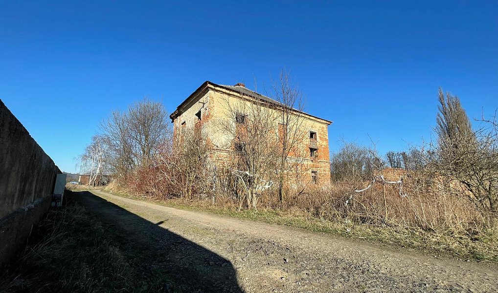 Prodej komerčního objektu (jiného typu) 2 764 m², Vražné – náhled fotky 10