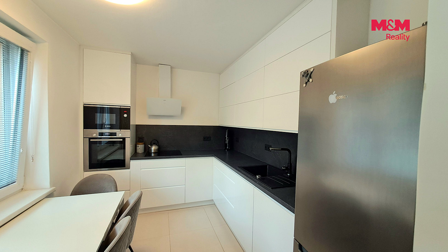 Pronájem bytu 4+1 95 m² – fotografie 2