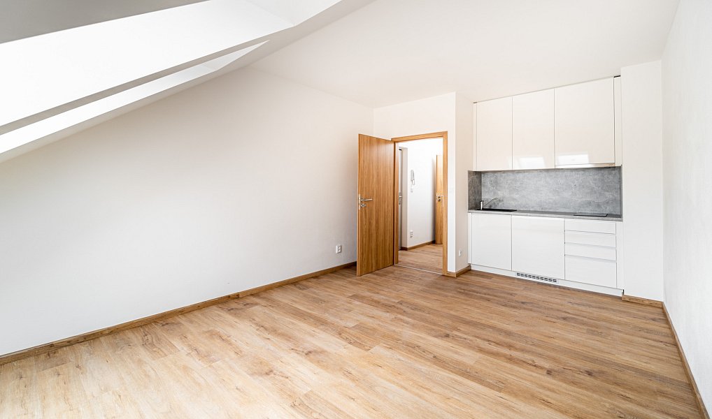 Pronájem bytu 1+kk 31 m², Kuřim – náhled fotky 2