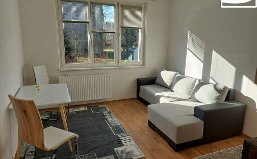 Prodej bytu 1+1 37 m², Lomená, Cheb