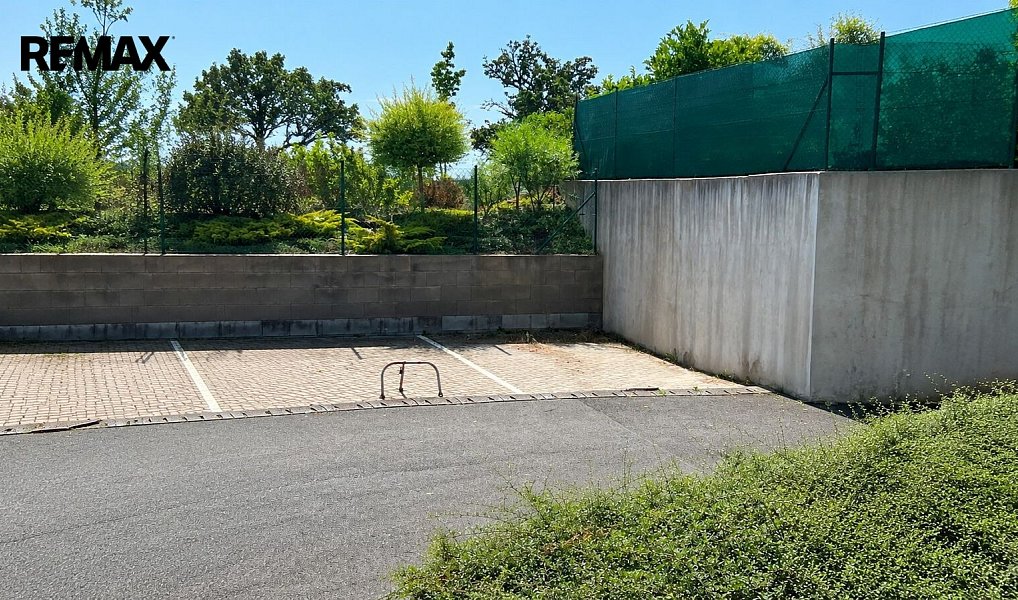 Pronájem parkovacího stání 17 m2, Jinočany, Praha - západ, Jinočany – náhled fotky 2
