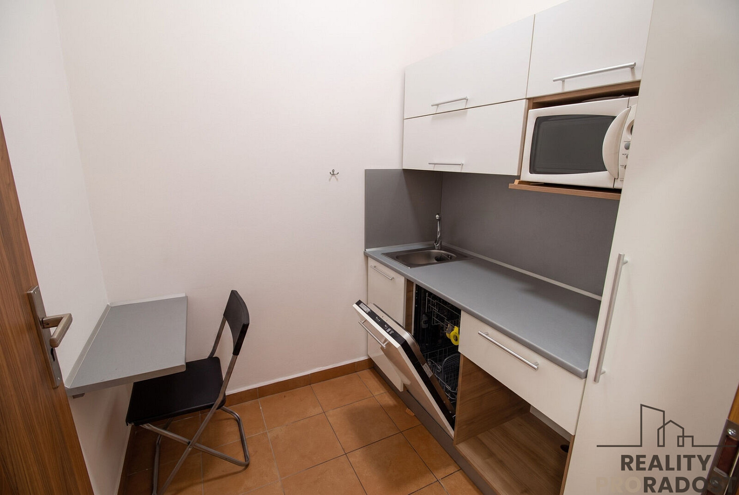 Pronájem obchodních prostor 34 m² – fotografie 3