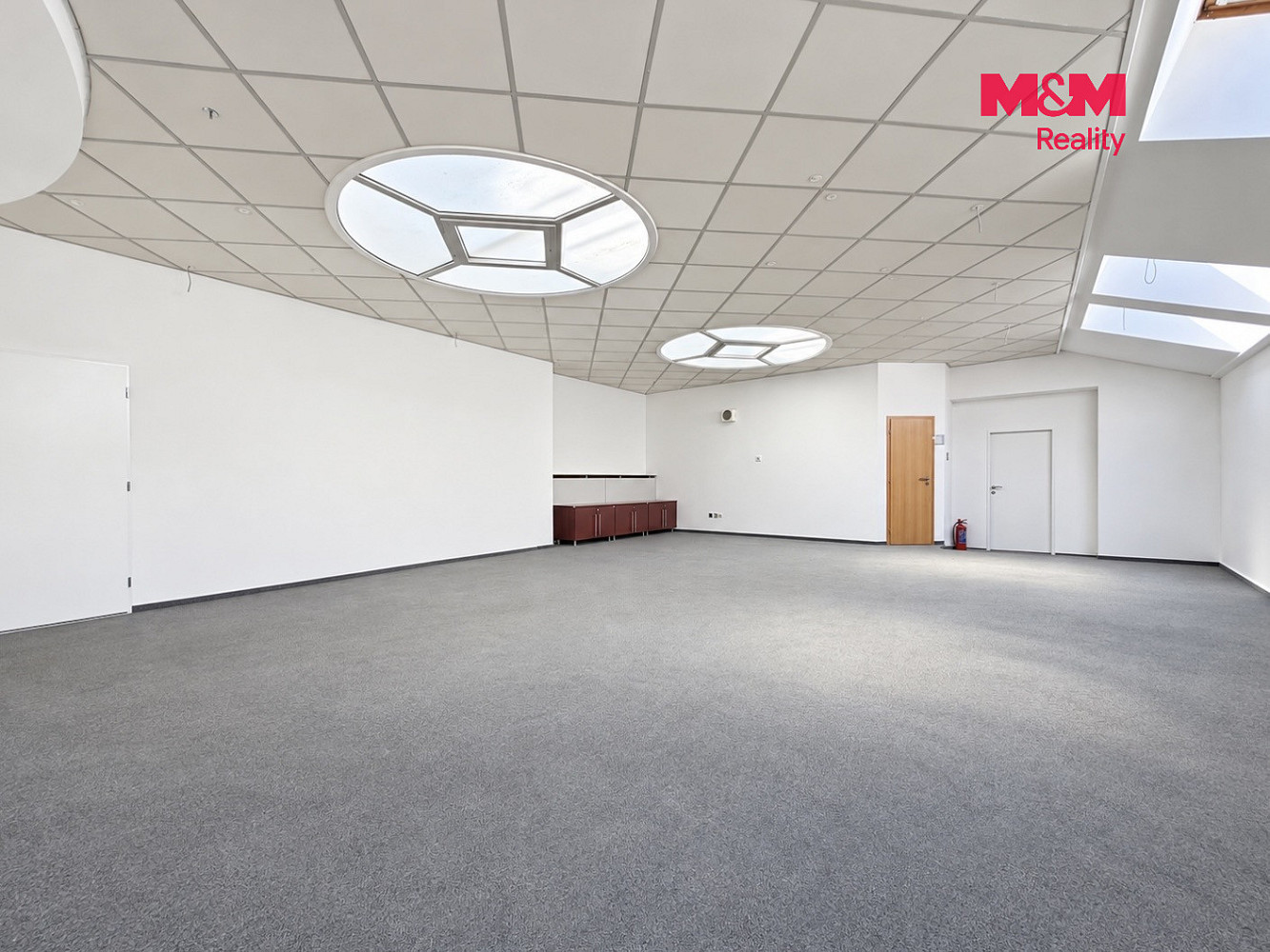 Pronájem obchodních prostor 170 m² – fotografie 5