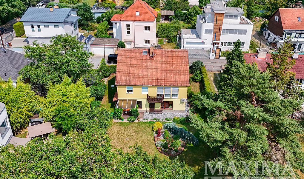 Prodej stavebního pozemku 800 m², Praha – náhled fotky 4