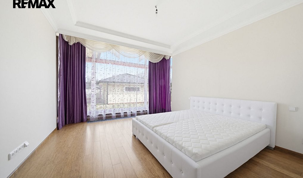 Prodej domu 363 m² s pozemkem 1 608 m², Jesenice – náhled fotky 15