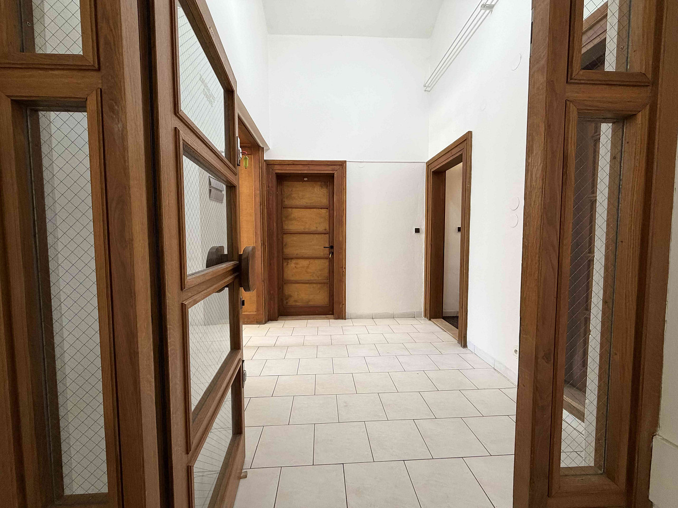 Pronájem kanceláře 129 m² – fotografie 3