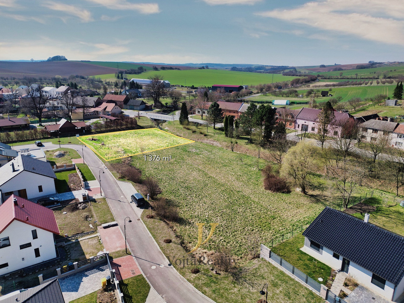 Prodej stavebního pozemku 1 376 m² – fotografie 5