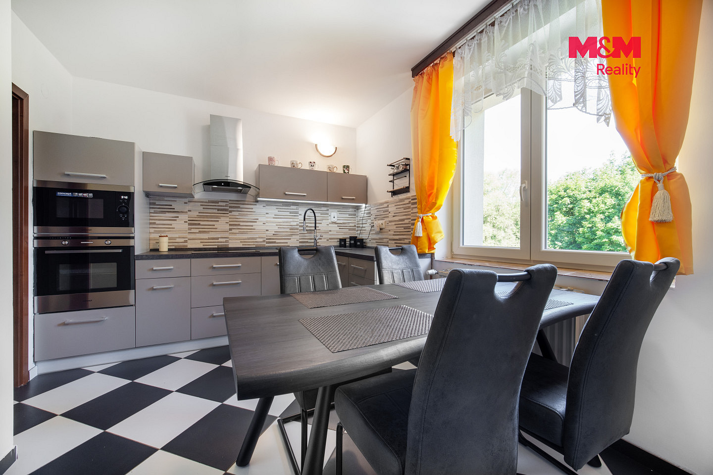 Prodej domu 300 m² s pozemkem 633 m² — photo 4
