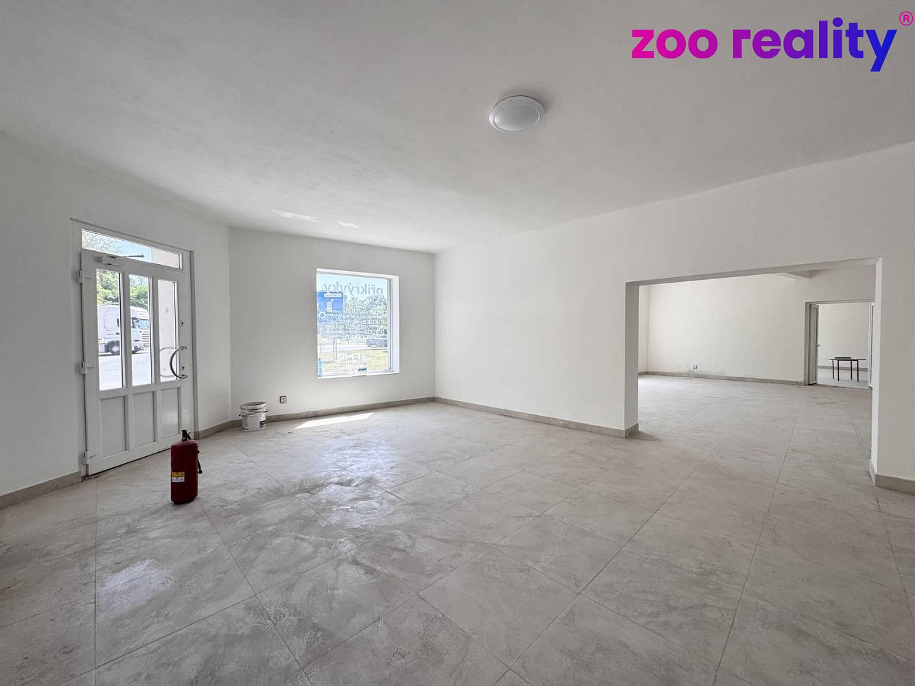 Pronájem obchodních prostor 300 m² — photo 2