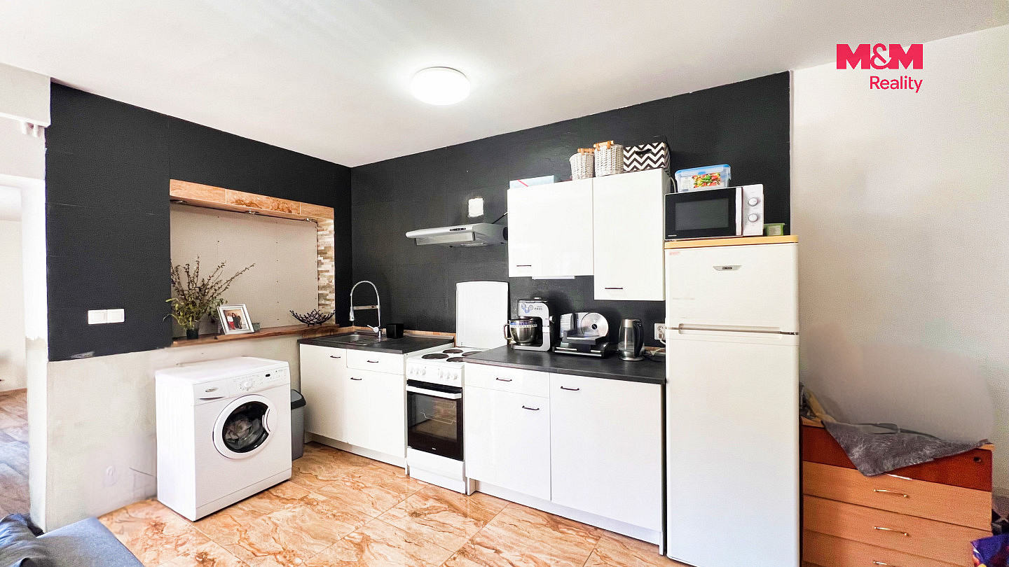 Prodej domu 242 m² s pozemkem 276 m² — photo 2