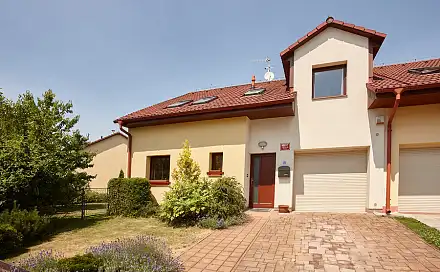 Pronájem domu 142 m² s pozemkem 343 m²